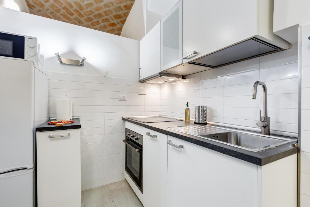 Cosy Apartment- Colosseum- Termini Railway Lägenhet *